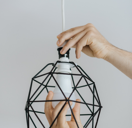 de la soare la priza