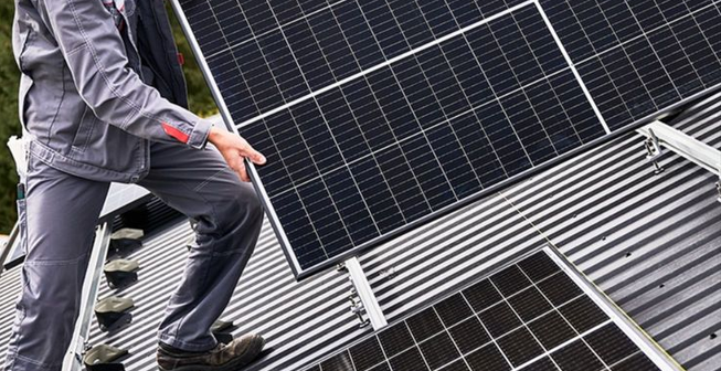 de la soare la priza